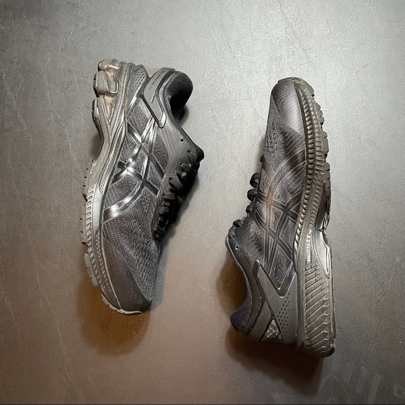Asics Gel-Kayano 26 2E Wide Black Men Running Shoes Sz 7 1011A542-002 Triple Blk - Picture 1 of 6